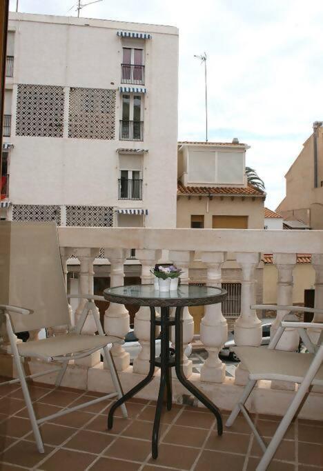 Beachside Apartment In The Centre Of El Campello Exterior photo