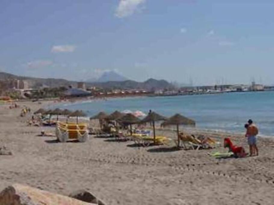 Beachside Apartment In The Centre Of El Campello Exterior photo